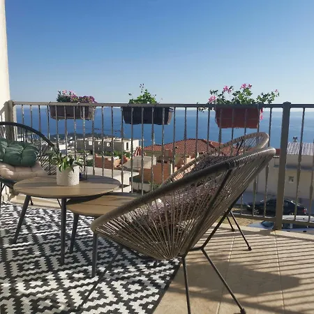 Sunrise Apartment *